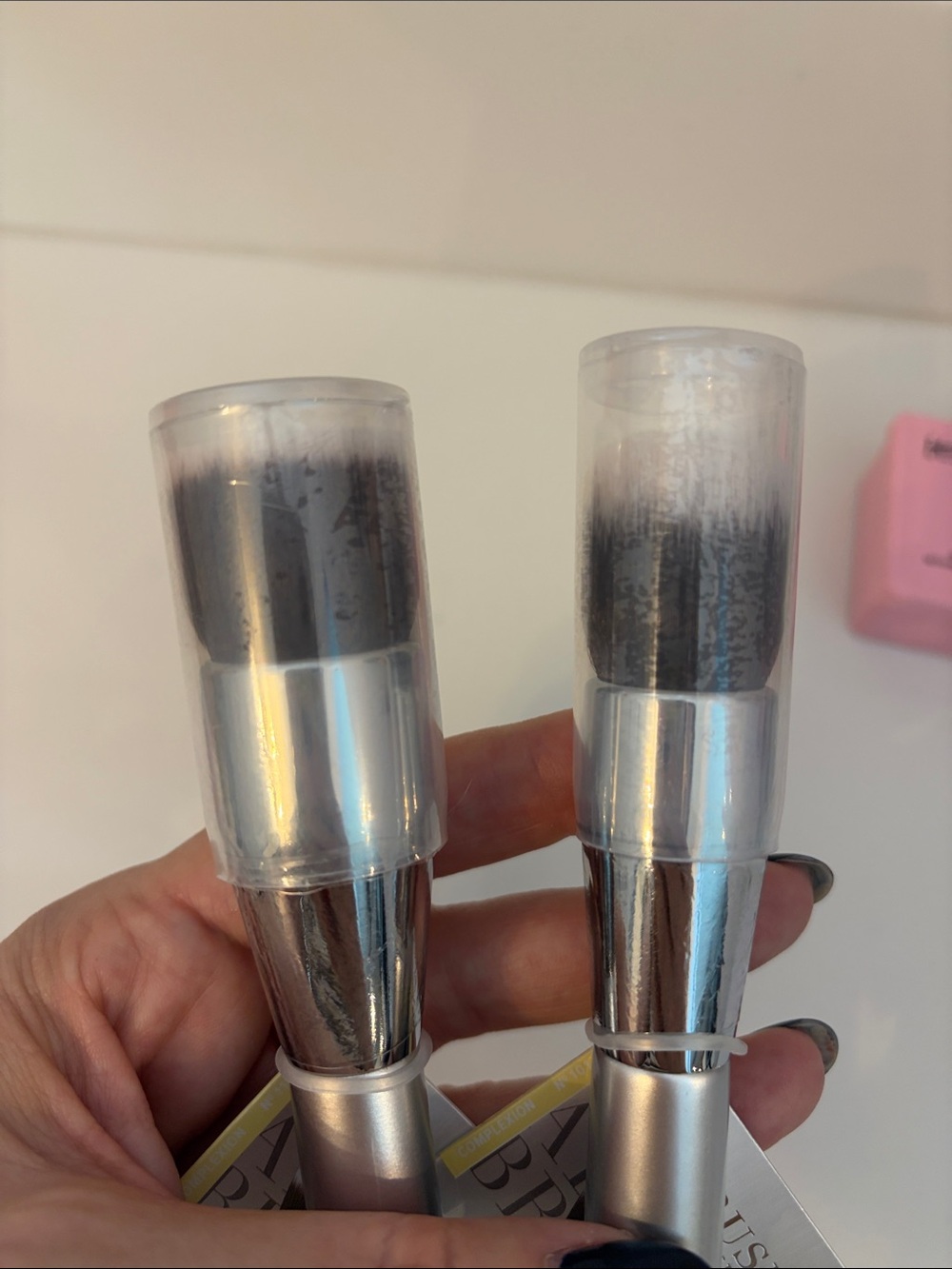 IT Cosmetics Foundation Brushes + Brush Bath - Picture 9 of 14